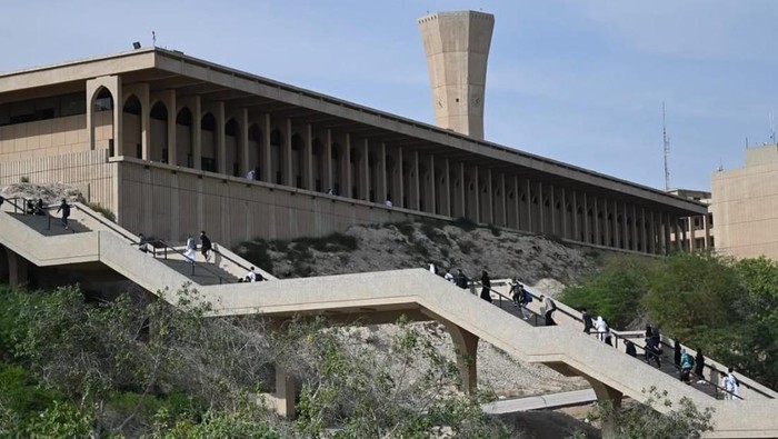 Duel Kampus Unggulan, Arab Saudi vs Indonesia, Mana yang Lebih Oke?