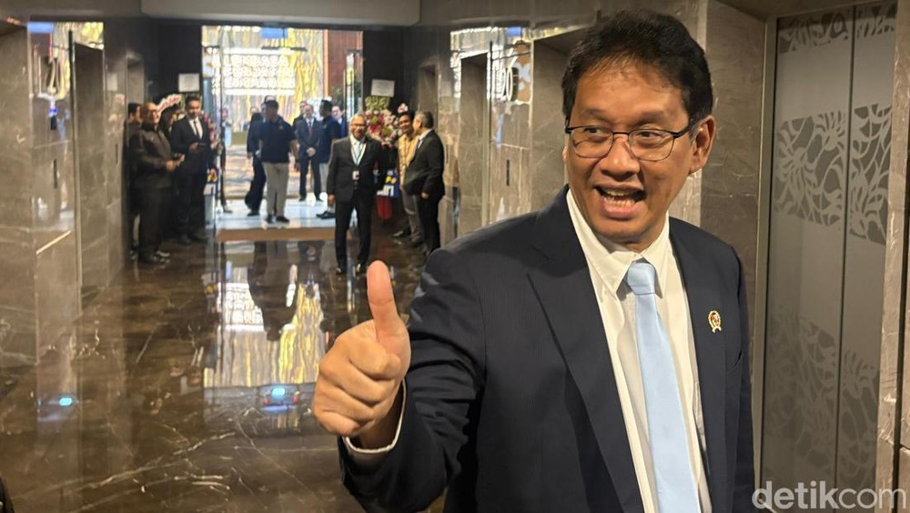 Menkeu Lepas Tangan? Purbaya Girang Soal Utang Kereta Cepat!