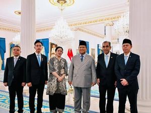 Dasco Unggah Momen Kompak Prabowo-Gibran Bareng Pimpinan Parlemen Dasco Unggah Momen Kompak Prabowo-Gibran Bareng Pimpinan Parlemen