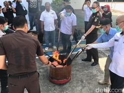 Kejari Palopo Musnahkan 527 Gram Sabu-Lelang 24 HP dari 12 Perkara