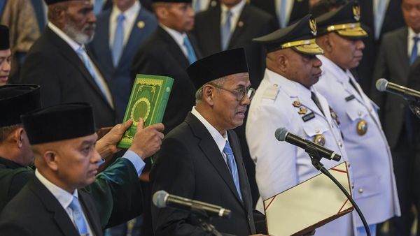 Potret Prabowo Lantik 25 Pejabat Baru: Wamen, Bos LPS hingga Asisten Khusus Presiden