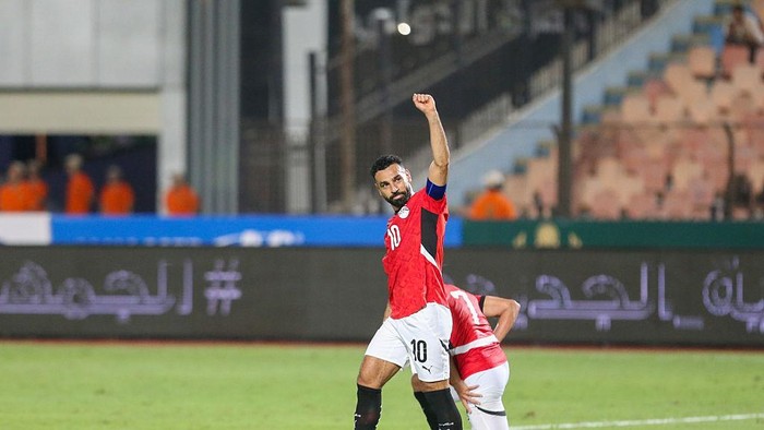 CAIRO, EGYPT - SEPTEMBER 5: Egyptian player Mohamed Salah celebrates after scoring the first goal during their World Cup Qualifier at Cairo International Stadium on September 5, 2025 in Cairo, Egypt. (Photo by Ahmad Hasaballah/Getty Images)