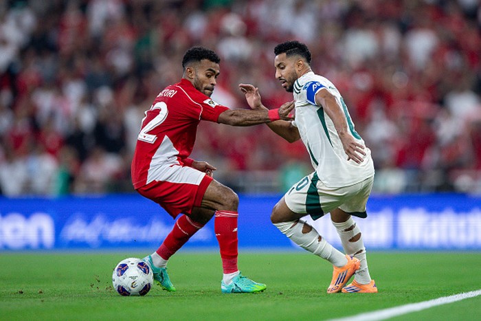 JEDDAH, SAUDI ARABIA - OCTOBER 8: Salem Al Dawsari of Saudi Arabia battling for the ball during the AFC Asian qualifiers 4th Round Group B match between Saudi Arabia and Indonesia at King Abdullah Sports City on October 8, 2025 in Jeddah, Saudi Arabia. (Photo by Yasser Bakhsh/Getty Images)
