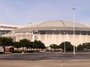 Megah dan Modern di Masanya, Stadion Ini Kini Terlantar dan Sunyi Megah dan Modern di Masanya, Stadion Ini Kini Terlantar dan Sunyi