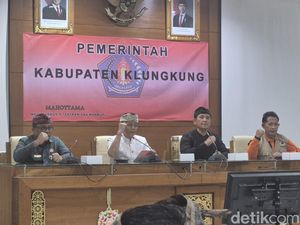 BPBD Bali Serahkan Bansos Bencana Alam ke Klungkung-Bangli BPBD Bali Serahkan Bansos Bencana Alam ke Klungkung-Bangli