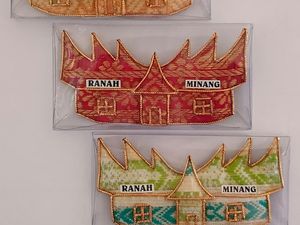Kisah Sukses Perempuan Bukittinggi Lestarikan Oleh-oleh Lewat DANA Bisnis Kisah Sukses Perempuan Bukittinggi Lestarikan Oleh-oleh Lewat DANA Bisnis