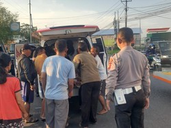 Pemotor Tewas Terserempet Truk Tronton di Tabanan