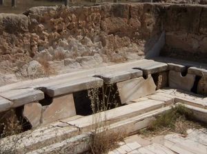 Bukan Tisu, Ini Alat Cebok Orang Romawi Kuno yang Dipakai Bergantian! Bukan Tisu, Ini Alat Cebok Orang Romawi Kuno yang Dipakai Bergantian!