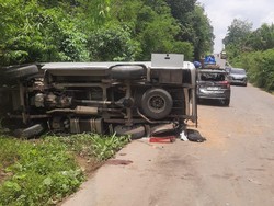 Truk di Musi Rawas Tabrak Tiga Mobil yang Menepi, Satu Tewas