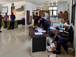 Kejari Maros Geledah Kantor Lurah Leang-Leang Terkait Dugaan Pungli PTSL