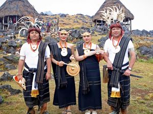 8 Foto Krisdayanti & Keluarga Kompak Berbusana Adat Timor Leste 8 Foto Krisdayanti & Keluarga Kompak Berbusana Adat Timor Leste