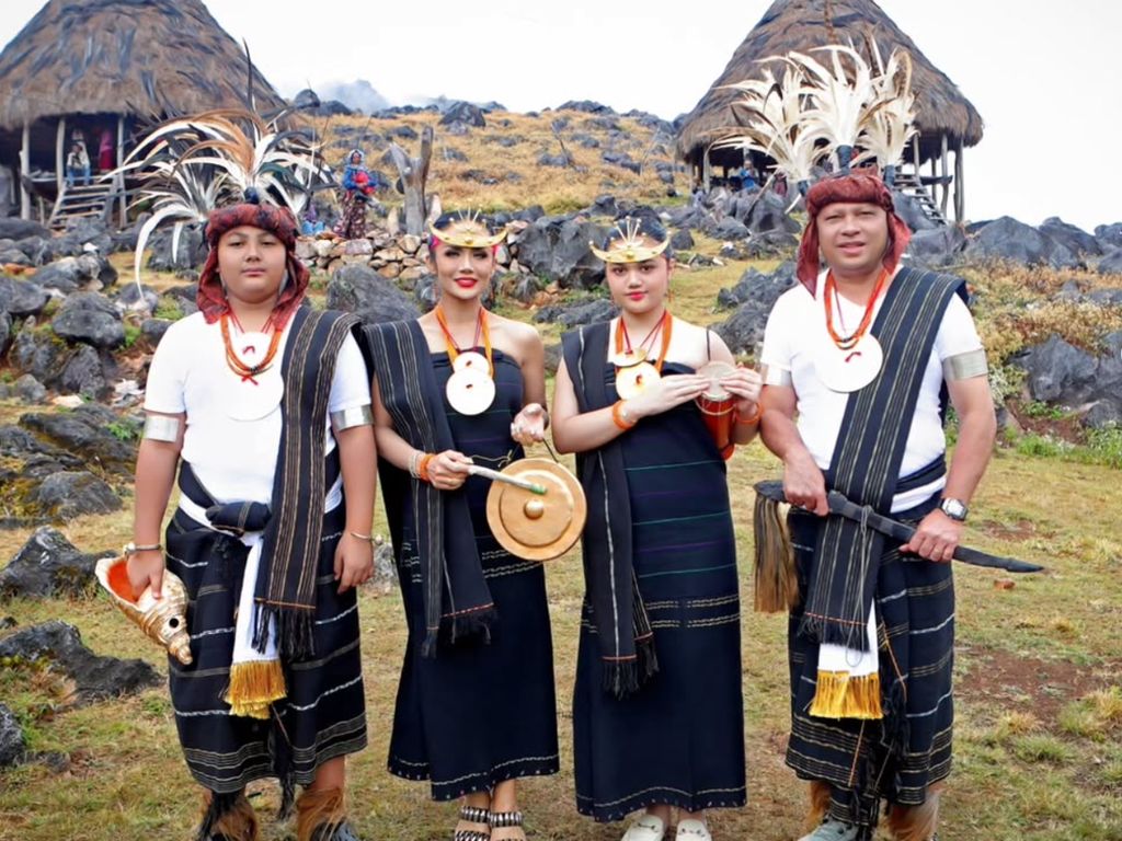 8 Foto Krisdayanti & Keluarga Kompak Berbusana Adat Timor Leste 8 Foto Krisdayanti & Keluarga Kompak Berbusana Adat Timor Leste