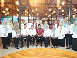 Mensos Ajak Pendamping PKH Balikpapan Bekerja Terukur Turunkan Kemiskinan Mensos Ajak Pendamping PKH Balikpapan Bekerja Terukur Turunkan Kemiskinan