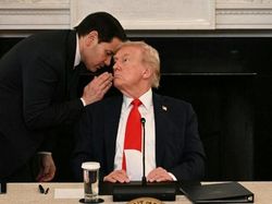 Menlu AS Beri Trump Kertas soal Kesepakatan Gaza, Ada Tulisan Sangat Dekat