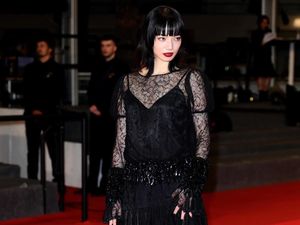 Aktris Jepang Ini Curi Atensi di Show Chanel, Disebut Saingi Jennie BLACKPINK