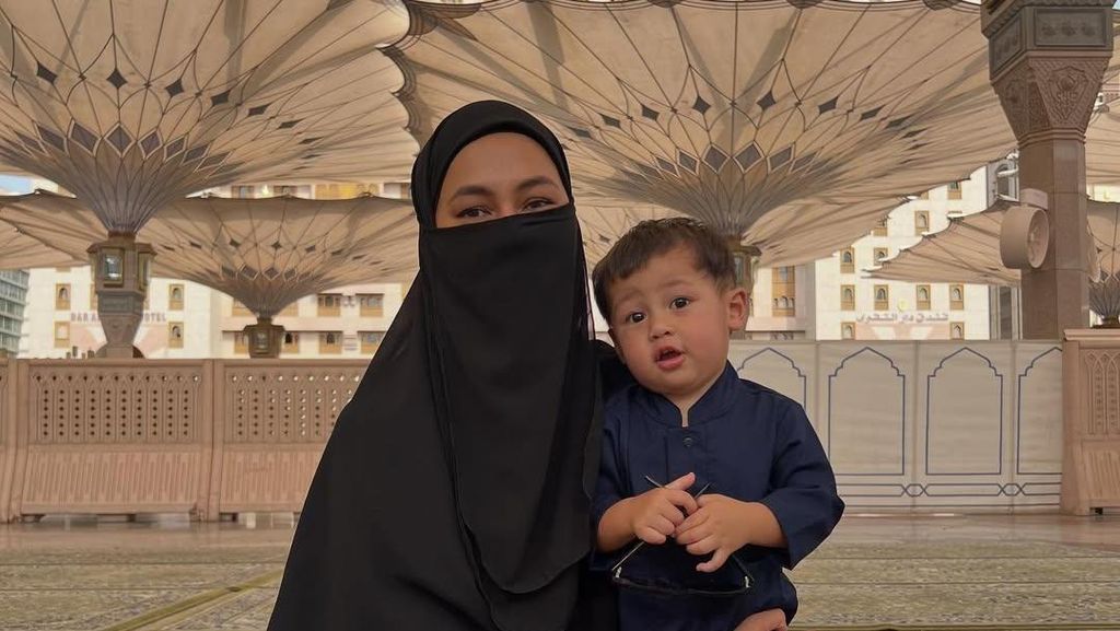 Paula Verhoeven Sampaikan Ucapan Ultah Haru untuk Anak Paula Verhoeven Sampaikan Ucapan Ultah Haru untuk Anak