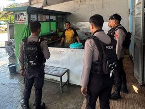 Pria Ngamuk-Rusak Warung Makan di Mamuju gegara Uang Habis Tertipu Loker