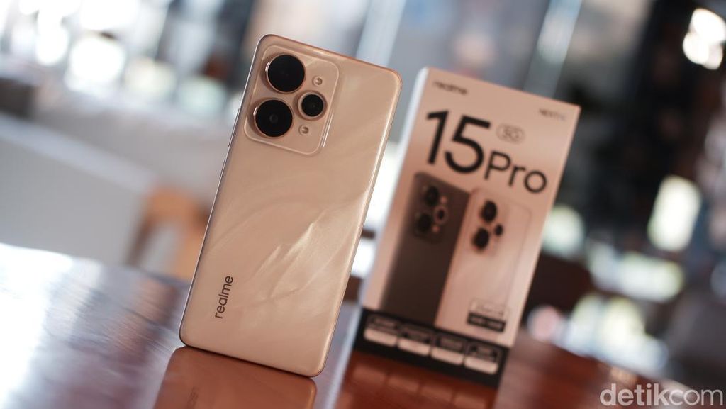 Unboxing Realme 15 Pro 5G: HP Rp 7 Juta Unggulkan Kamera dan AI Unboxing Realme 15 Pro 5G: HP Rp 7 Juta Unggulkan Kamera dan AI