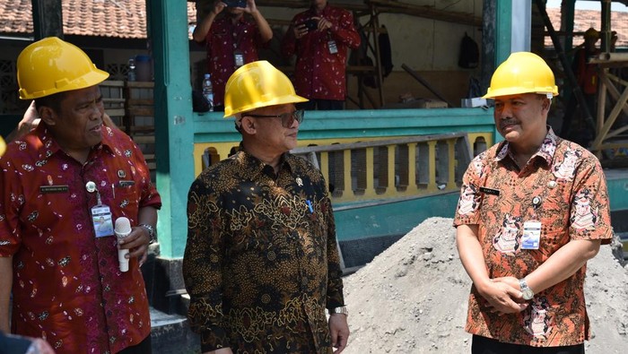 Kabar Baik! Ribuan Sekolah Terima Bantuan untuk Bangun Masa Depan