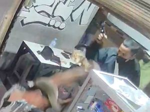 Video Korban Ungkap Alasan Pelaku Serang Warkop: Kami Disangka Geng Motor Video Korban Ungkap Alasan Pelaku Serang Warkop: Kami Disangka Geng Motor