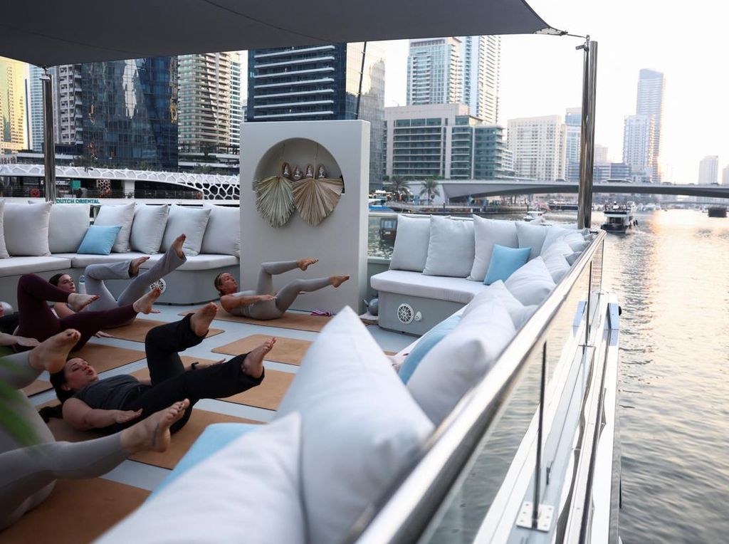 Sensasi Pilates di Kapal Pesiar Dubai Sensasi Pilates di Kapal Pesiar Dubai