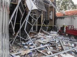 Polisi Masih Dalami Sumber Ledakan Gedung Farmasi Tangsel