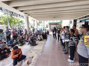 Warga Terdampak JJLS Geruduk BPN Kulon Progo Tuntut Kejelasan Ganti Rugi Warga Terdampak JJLS Geruduk BPN Kulon Progo Tuntut Kejelasan Ganti Rugi