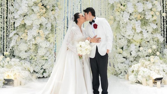 Gosip Terkini Selebriti Insertlive : Pesan Haru Kakak di Hari Bahagia Kenny Austin Nikahi Amanda Manopo