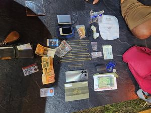 Polisi Tangkap Maling Brankas Isi Uang Dolar-Perhiasan di Bogor Polisi Tangkap Maling Brankas Isi Uang Dolar-Perhiasan di Bogor