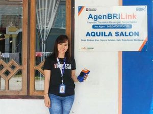 Di Tengah Keterbatasan, Perempuan Ini Bawa Layanan BRI ke Mentawai Di Tengah Keterbatasan, Perempuan Ini Bawa Layanan BRI ke Mentawai