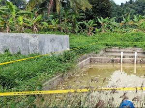 DLH Bogor Segel Pabrik Pakan Ternak yang Buang Limbah ke Sungai DLH Bogor Segel Pabrik Pakan Ternak yang Buang Limbah ke Sungai