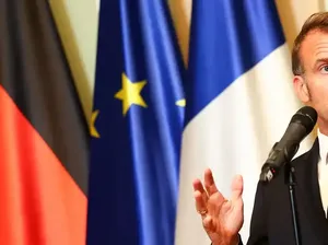 Prancis Krisis Fiskal, Bisakah Reformasi ala Italia Jadi Solusi?