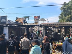 Warung Coto-2 Kios Terbakar di Jalan Pelita Makassar Diduga Akibat Gas Bocor