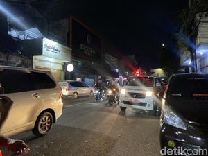 Satu Orang Luka gegara Kecelakaan Adu Banteng di Sukabumi Satu Orang Luka gegara Kecelakaan Adu Banteng di Sukabumi