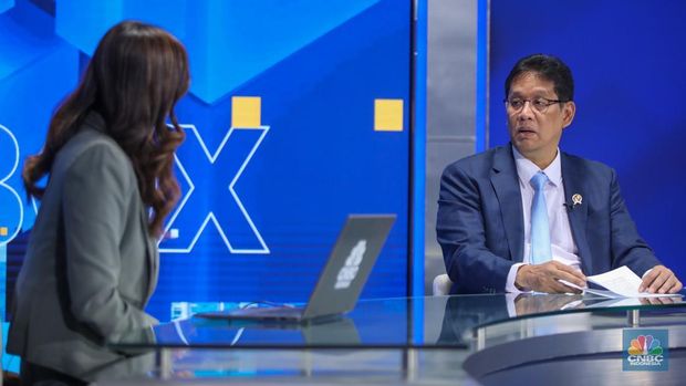 Menteri Keuangan Republik Indonesia, Purbaya Yudhi Sadewa menyampaikan pemaparan dalam program Squawk Box CNBC Indonesia di Jakarta, Jumat (10/10/2025). (CNBC Indonesia/Faisal Rahman)