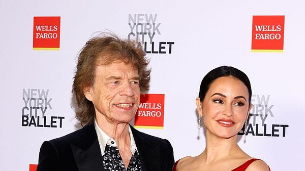 Foto: Mick Jagger yang Kini 82 Tahun Pamer Kemesraan dengan Tunangan 38 Tahun