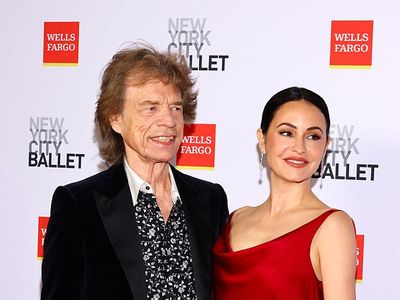 Foto: Mick Jagger yang Kini 82 Tahun Pamer Kemesraan dengan Tunangan 38 Tahun