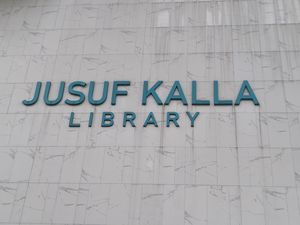 Cara Menuju Perpustakaan Jusuf Kalla UIII dengan KRL dan TransJakarta Cara Menuju Perpustakaan Jusuf Kalla UIII dengan KRL dan TransJakarta