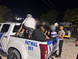 Kerap Balap Liar-Tutup Jalan, 13 Remaja di Labuan Bajo Ditangkap Kerap Balap Liar-Tutup Jalan, 13 Remaja di Labuan Bajo Ditangkap