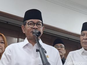 Video: Pedagang Pasar Barito Tolak Direlokasi, Pramono Bilang Begini Video: Pedagang Pasar Barito Tolak Direlokasi, Pramono Bilang Begini