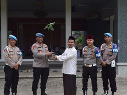 Wajah Humanis Propam Polda Riau: Bakti Sosial dan Green Policing di Ponpes