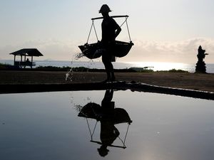Diprediksi Cerah Berawan, Ini Prakiraan Cuaca Bali Sabtu 18 Oktober 2025 Diprediksi Cerah Berawan, Ini Prakiraan Cuaca Bali Sabtu 18 Oktober 2025