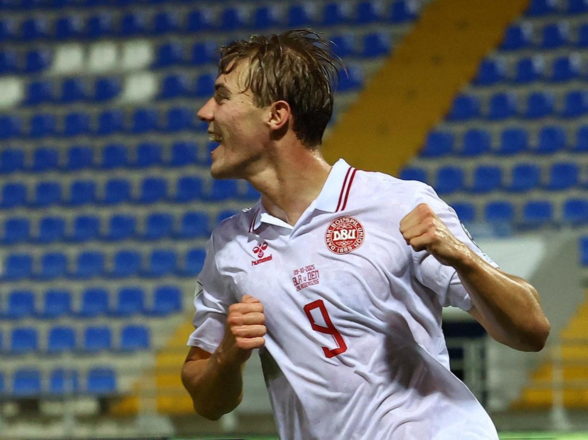 Striker Denmark, Rasmus Hojlund, merayakan gol ke gawang Belarusia dalam lanjutan Kualifikasi Piala Dunia 2026. (Foto: Bernadett Szabo/REUTERS)