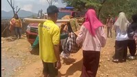 Wanita Mau Melahirkan di Maros Ditandu 7 Km ke Puskesmas gegara Jalan Rusak