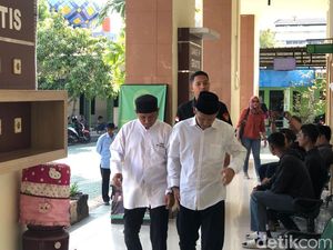 Sidang Mafia Tanah Gresik, Ini Tuntutan untuk Notaris dan Juru Ukur BPN Sidang Mafia Tanah Gresik, Ini Tuntutan untuk Notaris dan Juru Ukur BPN