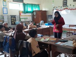 Sejumlah Siswa SD di Tawangmangu Masih Trauma Usai Keracunan MBG