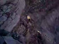 Pemandu Pendakian Nekat Turun ke Kawah Gunung Agung demi Ambil HP