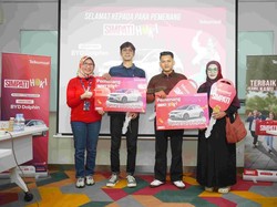 Telkomsel Serahkan Grand Prize BYD Dolphin ke 13 Pemenang SIMPATI HOKI