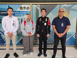 Overstay, Warga Negara Malaysia Dideportasi Imigrasi Blitar Overstay, Warga Negara Malaysia Dideportasi Imigrasi Blitar