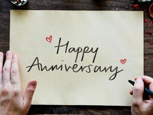 90 Ucapan Happy Anniversary untuk Pacar, Suami, dan Istri yang Menyentuh Hati 90 Ucapan Happy Anniversary untuk Pacar, Suami, dan Istri yang Menyentuh Hati